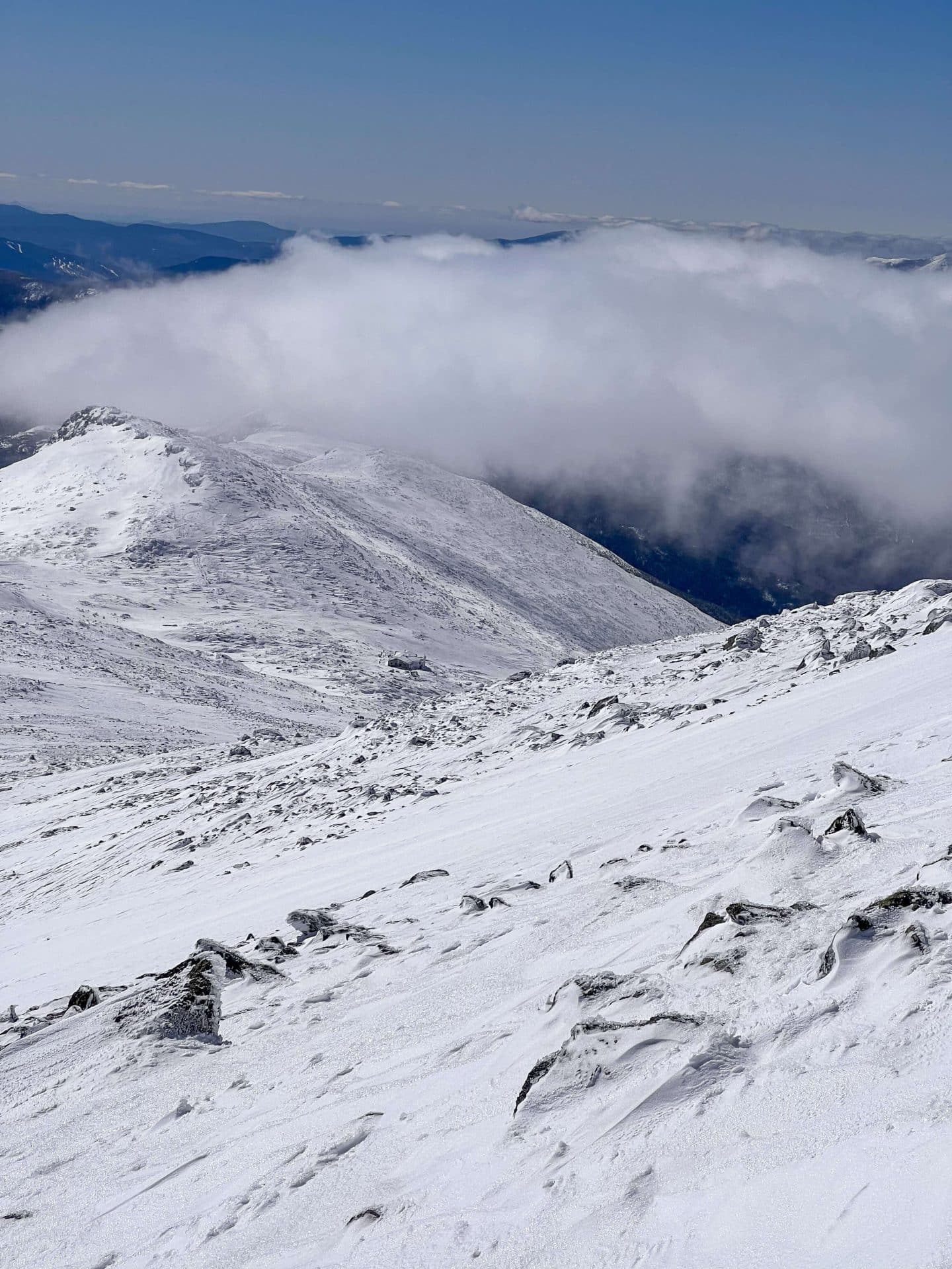 views on mount washington hike in the winter with snow