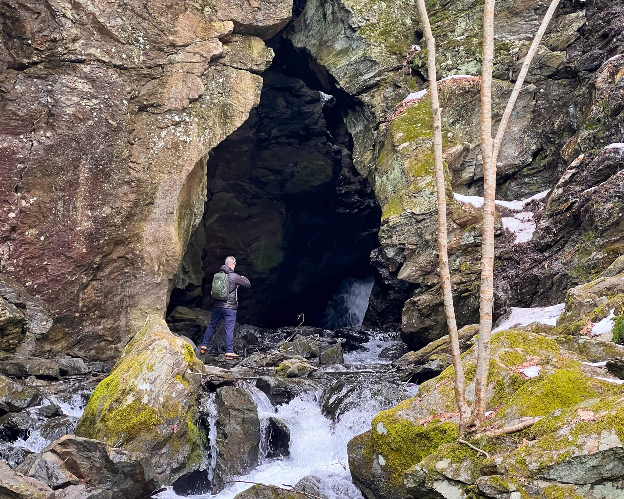 dover stone church cave trail