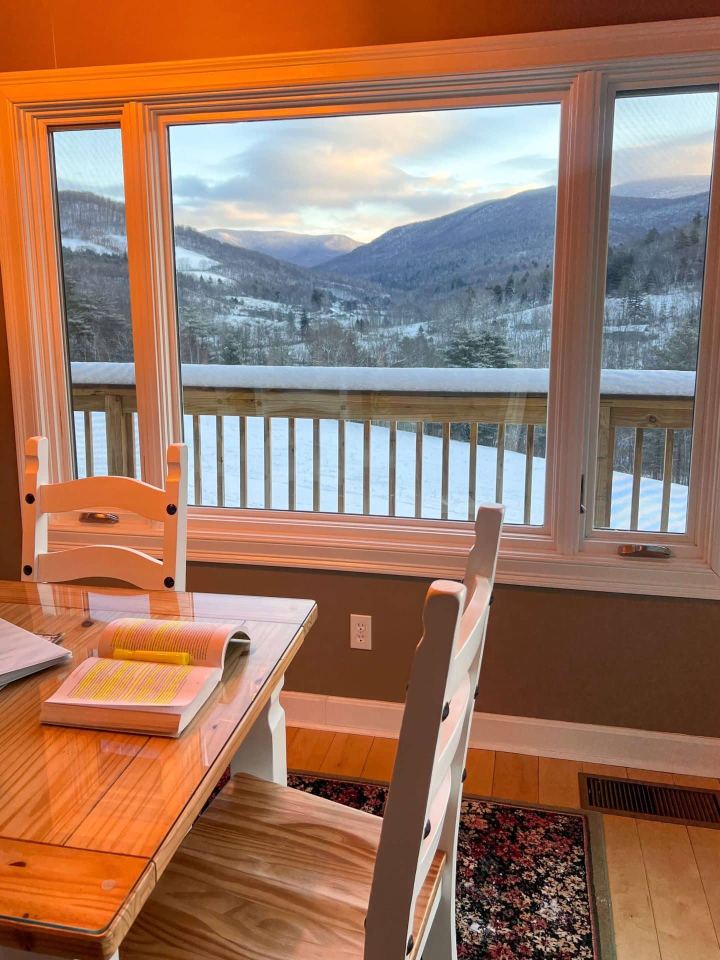 Best Manchester Vermont DogFriendly Airbnb; Mountain Views!