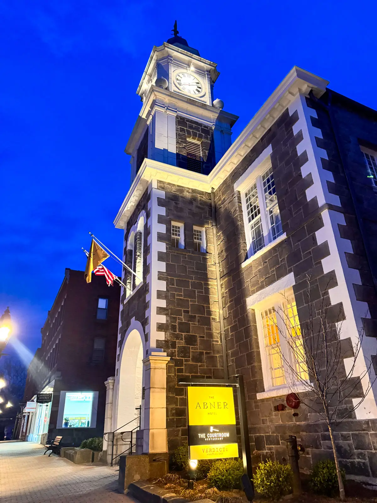 an old stone courthouse turned hotel in downtown litchfield ct.