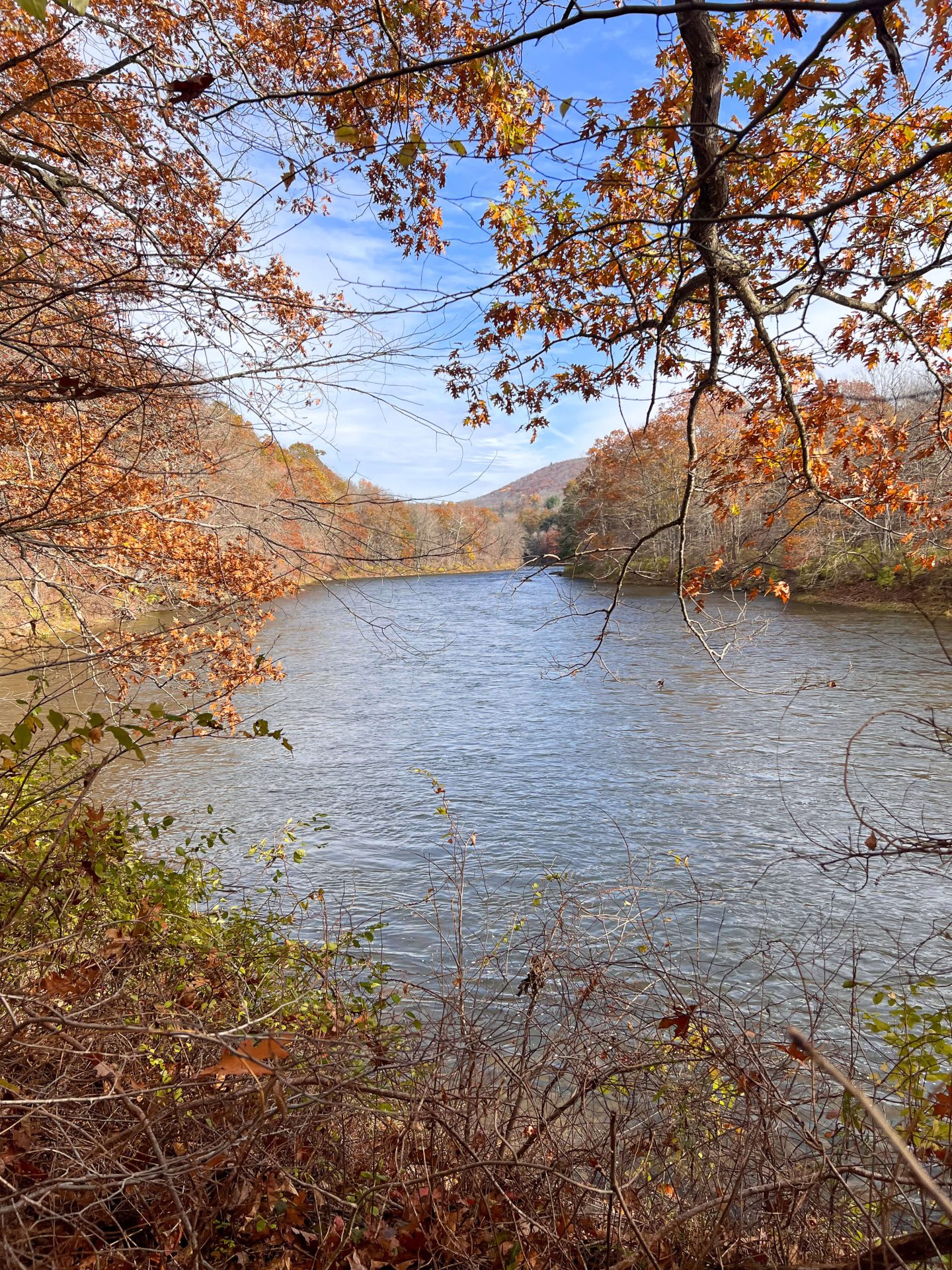 housatonic river walk in kent connecticut in fall
