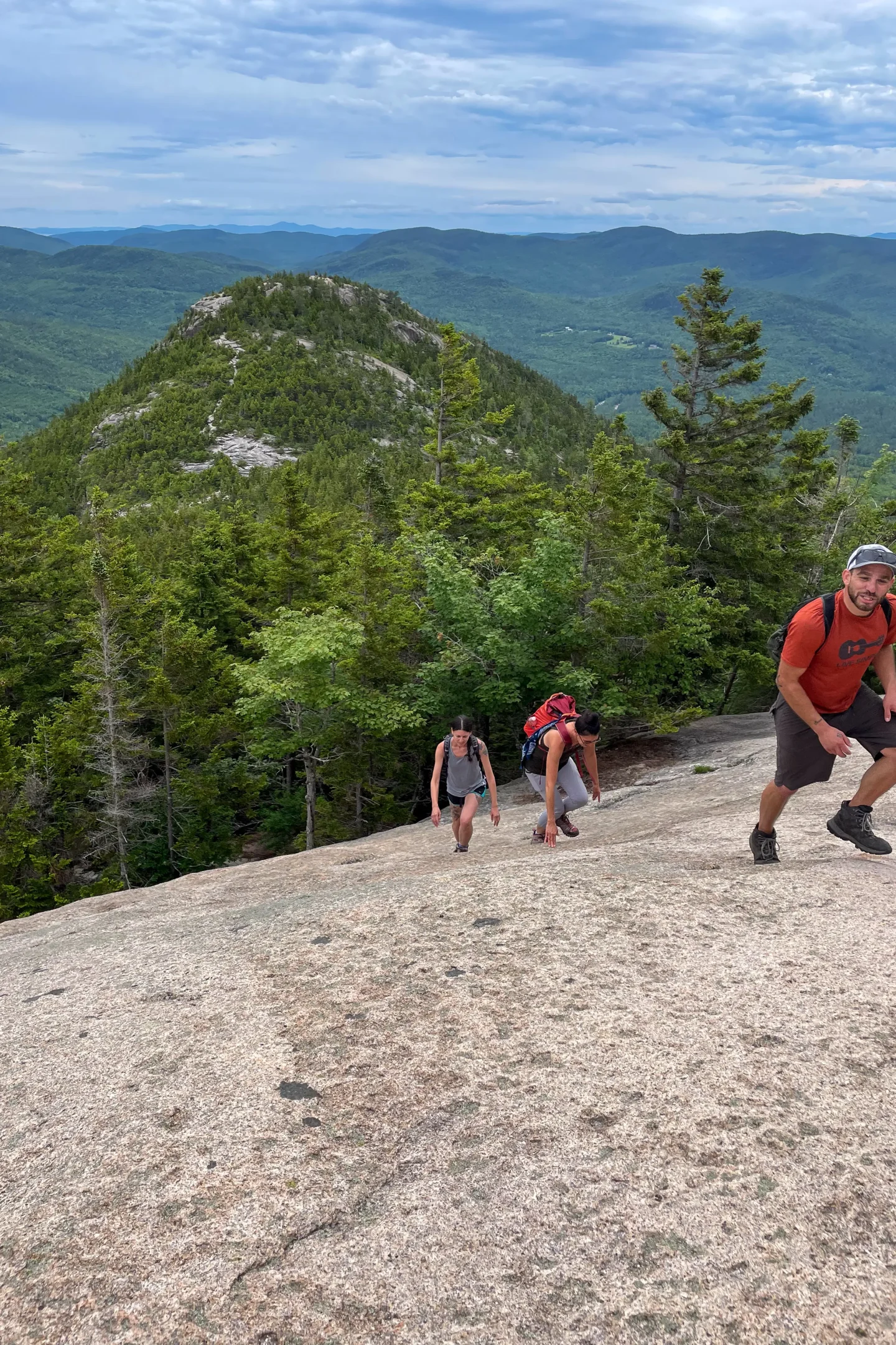 27 Best Hikes & Views in New England (From a Local!)