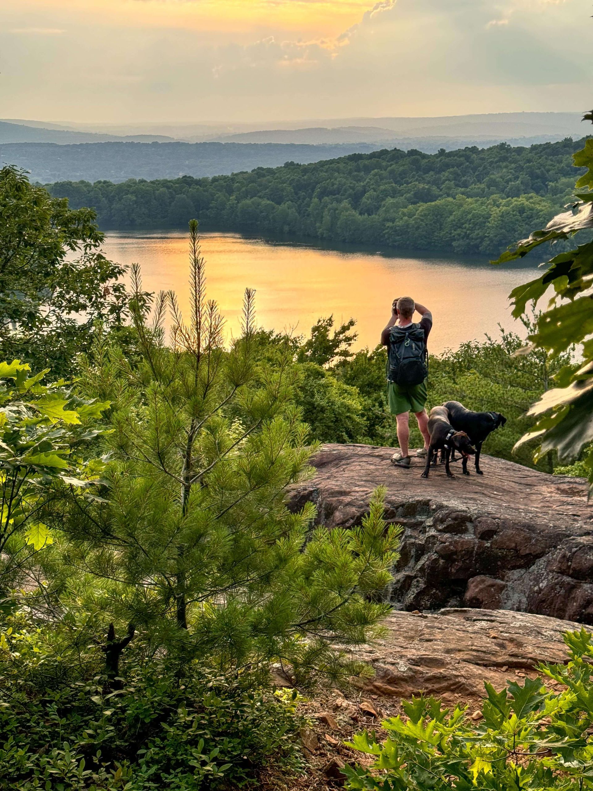 Trail Guide: Sunset Rock State Park at Crescent Lake, CT