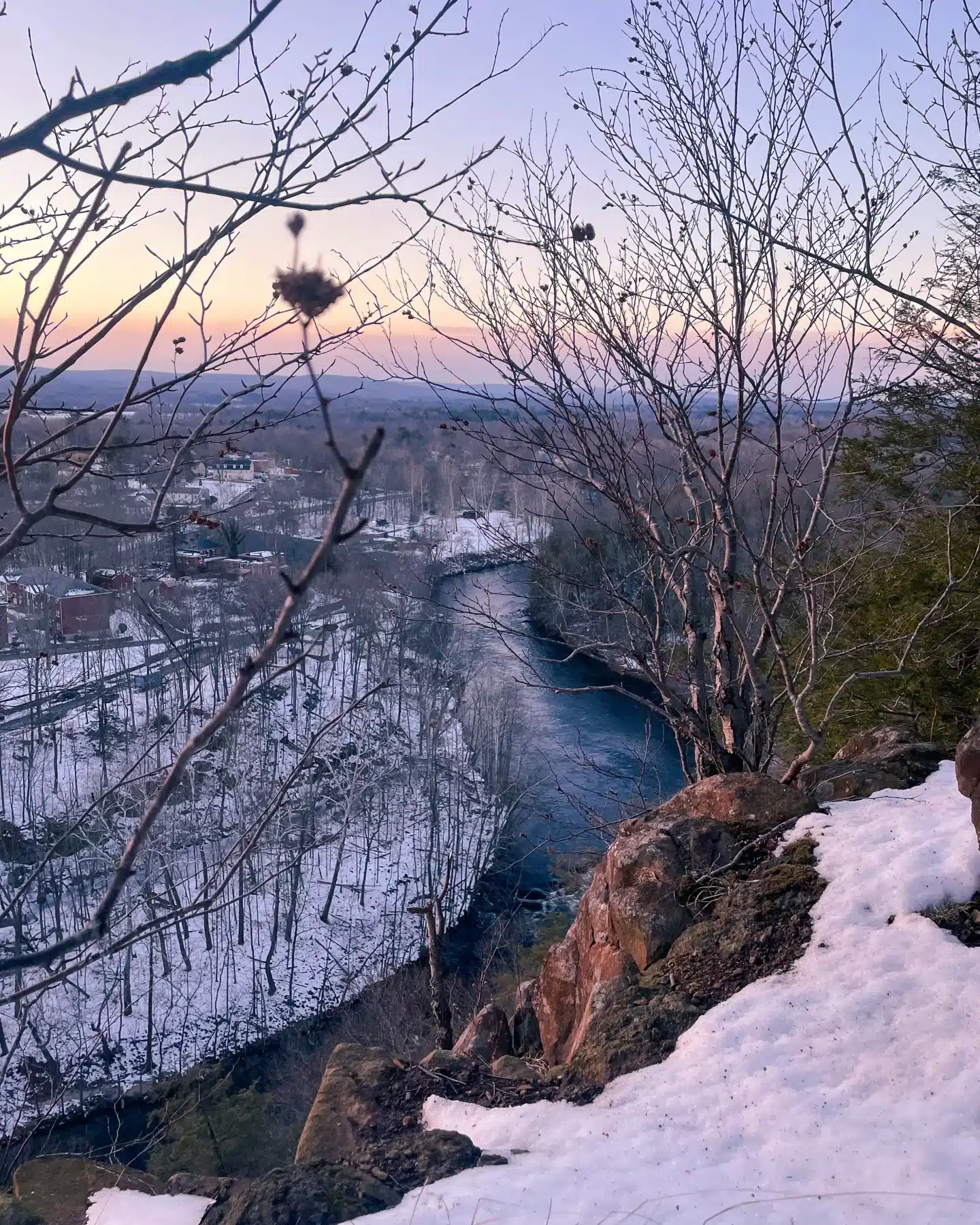 snowy winter hike in tariffville ct