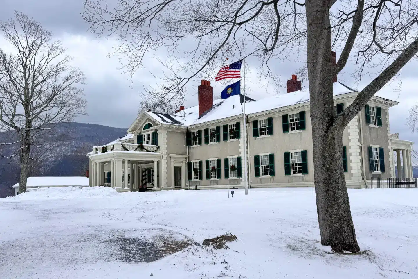 hildene lincoln house in manchester vermont decorated for holidays in snow