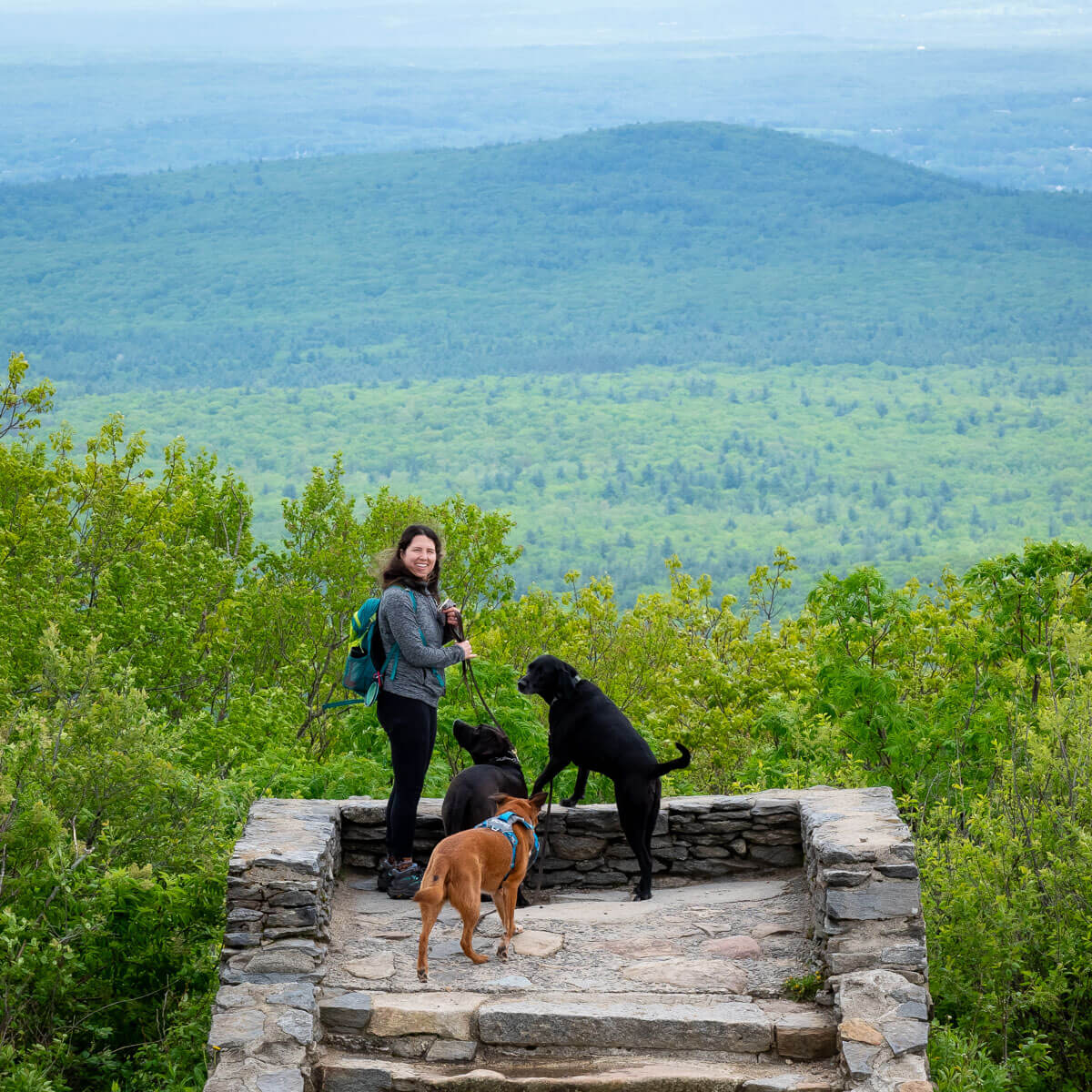 Top 10 Hikes Near Boston (Within 1 Hour); Lookouts & Lakes!